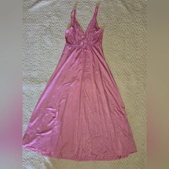 Elegant Pink Maxi Dress - Picture 3 of 5